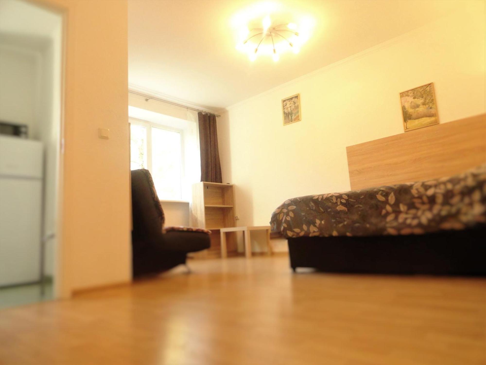 Quiet Center Arena Apartment *